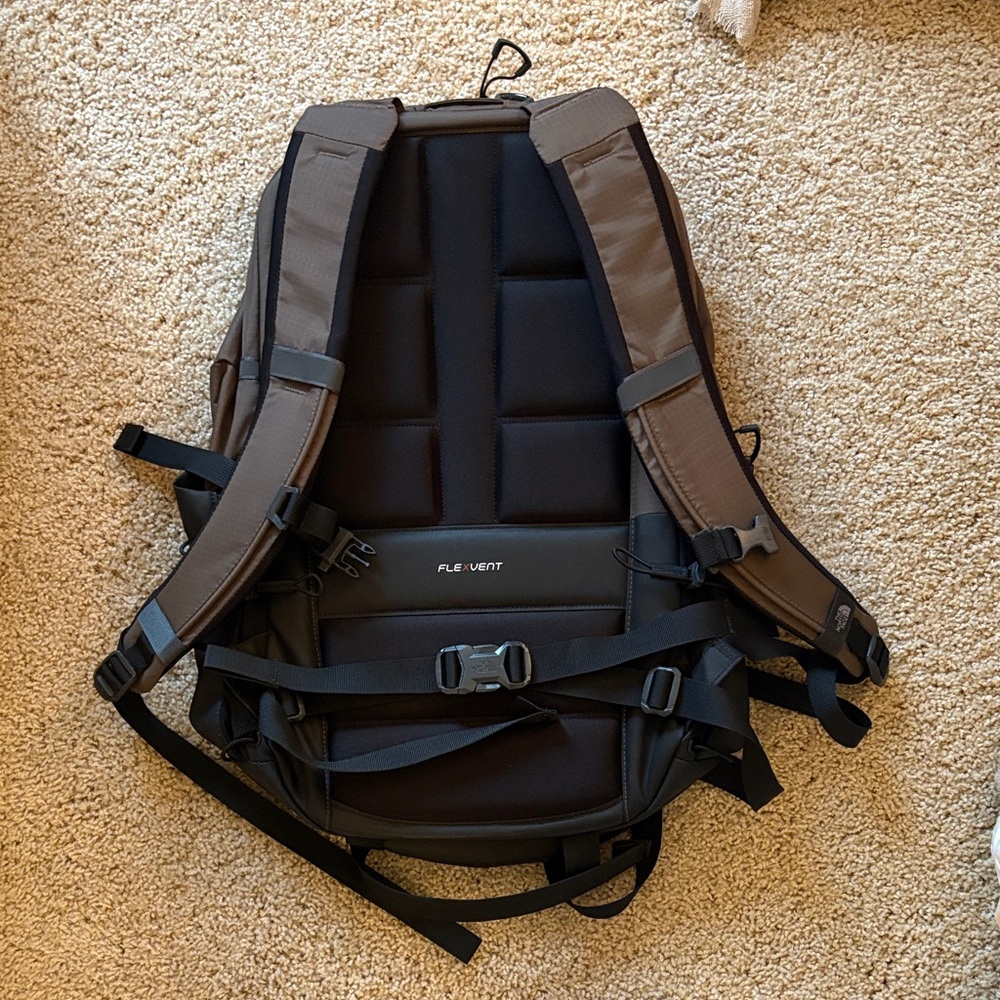 The North Face Brown and Black Men's Backpack - Picture 3 of 6